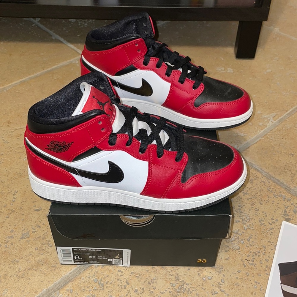 Nike Air Jordan retro 1 bred